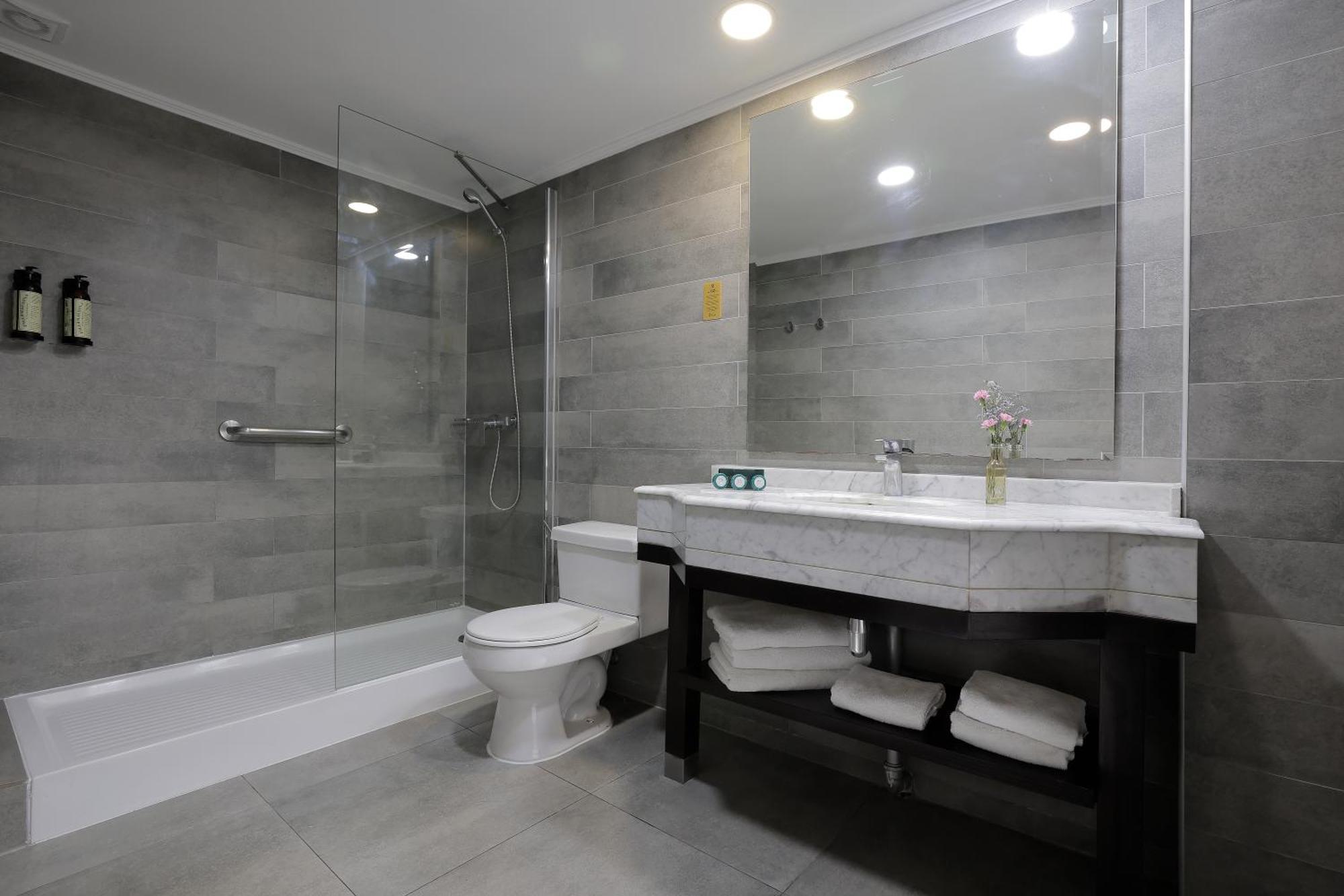 Standard Twin Room,1756511846:JPEG